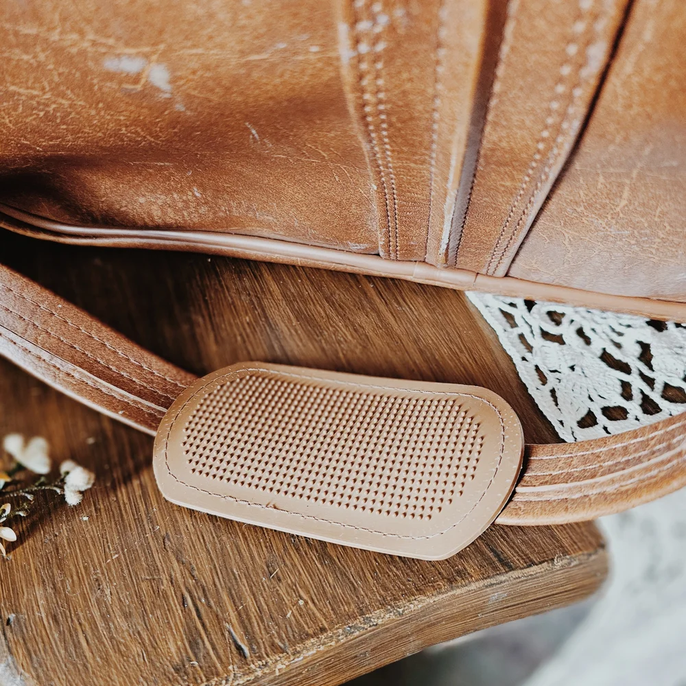 Vintage World Traveler Brown Leather Carry On Luggage - Picture 6 of 11